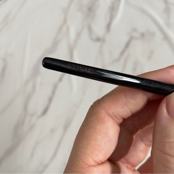 Laura Mercier Creme Eye Detail Brush - Picture 6 of 9